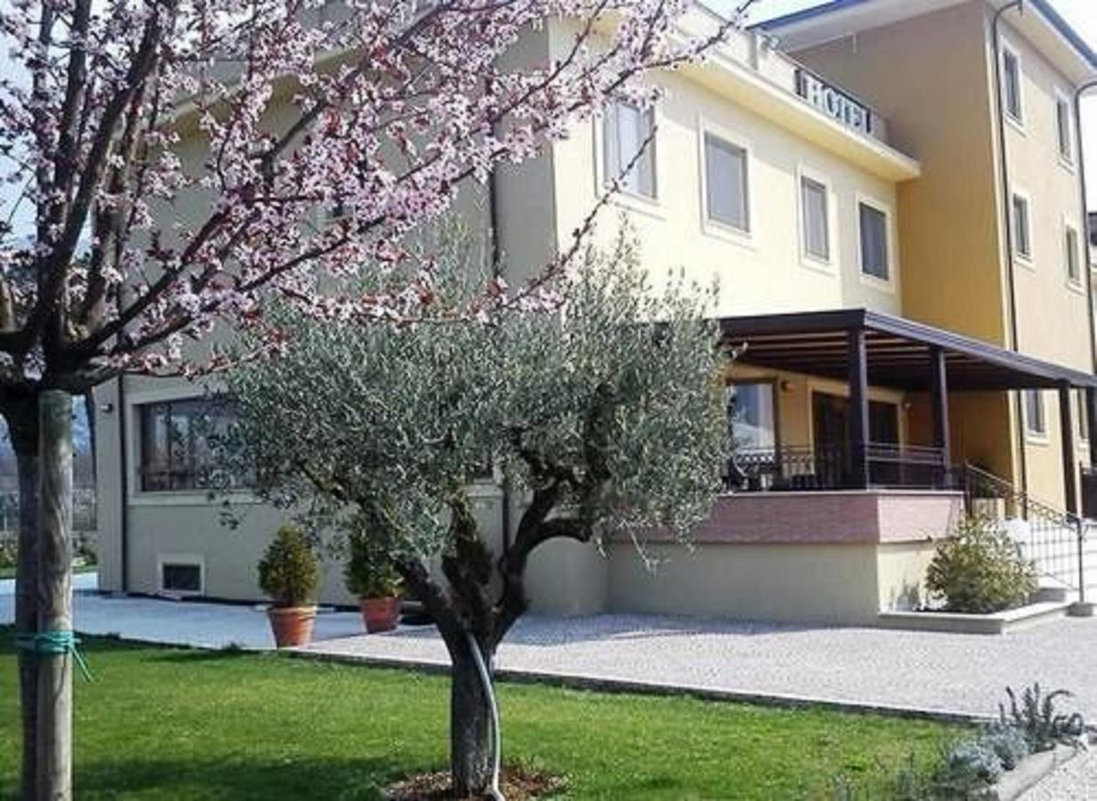 Giga Hotel Villa Santa Lucia Екстериор снимка