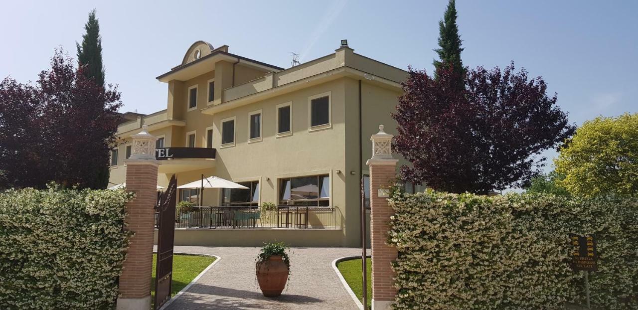 Giga Hotel Villa Santa Lucia Екстериор снимка