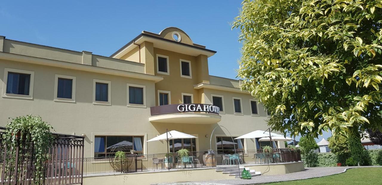 Giga Hotel Villa Santa Lucia Екстериор снимка