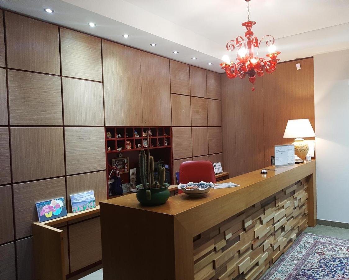 Giga Hotel Villa Santa Lucia Екстериор снимка
